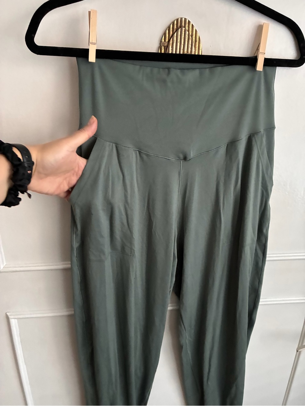 aerie Sage Green High-Rise Active Leggings - Picture 2 of 3